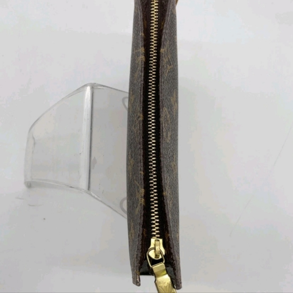 Authentic Louis Vuitton Brown Monogram Pouch - Picture 10 of 10